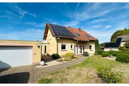 Großzügiges Einfamilienhaus mit hochwertiger Einliegerwohnung - Merzig