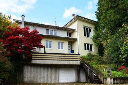 Zwei Häuser und eine Wohnung -Architektenhaus-Ensemble mit drei unabhängigen Einheiten - Wehr