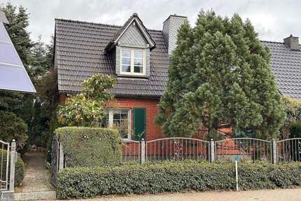 Zentral gelegenes Einfamilienhausgrundstück mit Haus und Remise - Schwedt/Oder Neue Zeit