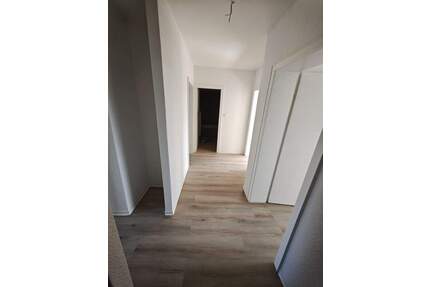 **sanierte 3-Zimmer-Wohnung mit Balkon** - Clausthal-Zellerfeld