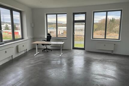 Die Visitenkarte für Ihr Unternehmen! von Start up bis Bestandsunternehmen ! Top Büros - auch Einzelvermietung! OPTIONAL LAGER u LOGISTIK Flächen verfügbar - Coburg