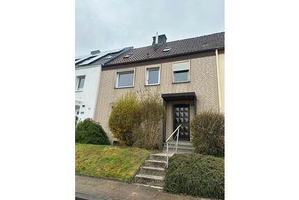 Frisch renoviertes Reihnmittelhaus mit garten zum 15.0501.06 - Bielefeld Heepen