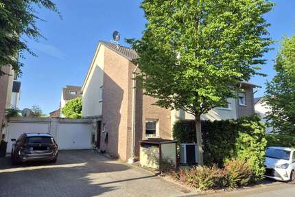 Haus zum Mieten in Solingen 1.650,00 € 150 m²