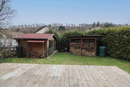 Charmantes Wohnen auf zwei Einheiten - ein Zuhause mit Wintergarten, Kaminofen & zwei Gärten - Uhingen Baiereck