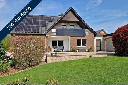 Haus zum Kaufen in Hüllhorst 399.000,00 € 204 m²