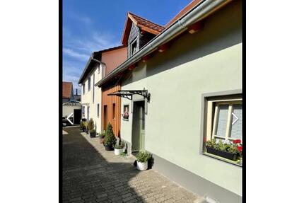 2 Häuser und Nebengebäude in Großauheim- Viel Potenzial - Hanau