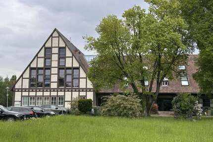 Haus zum Mieten in Ostfildern 2.500,00 € 196 m²