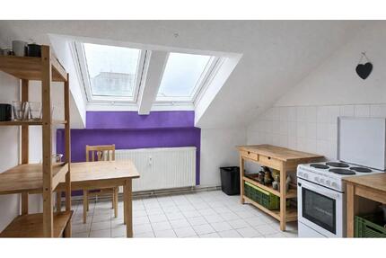 3- und 2- Zimmer-Dachgeschoß-Wohnungen - Berlin Neukölln