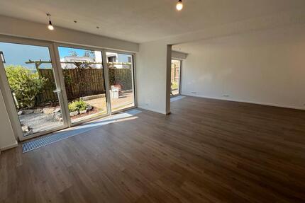 Saniert Provisionsfrei, EG Wohnung 3ZKB mit Terrasse und Gäste WC - Rödinghausen