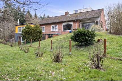 Haus zum Kaufen in Preetz 319.000,00 € 180.69 m²