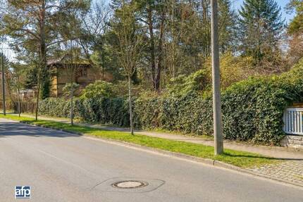 Investoren und Bauwillige gepasst! Großes 1.103 m² Baugrundstück mit viel Potenzial zur Neubebauung! - Potsdam / Babelsberg Am Stern