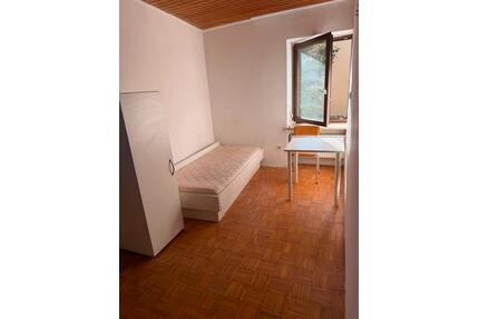 Montagezimmer ab sofort - 400,00&nbsp;EUR Kaltmiete, ca.&nbsp; 25,00&nbsp;m&sup2; in Dingolfing (PLZ: 84130)