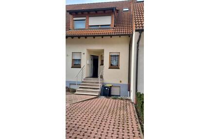 Hochwertiges Reihenhaus mit Carport, Küche und Fußbodenheizung - Pforzheim Eutingen