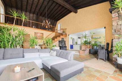 Haus zum Kaufen in Gründau 499.000,00 € 226.06 m²