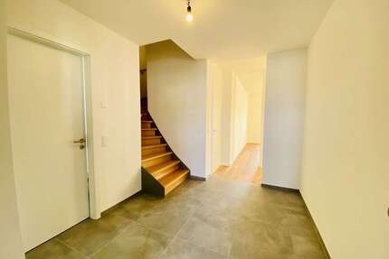 Wohnung zum Mieten in Siegen 1.892,00 € 172 m²