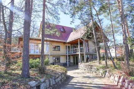 Haus zum Kaufen in Senftenberg 350.000,00 € 210 m²