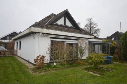 Gepflegtes Einfamilienhaus mit Einliegerwohnung in ruhiger Lage von Grünendeich!