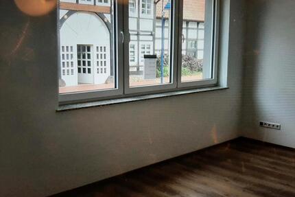 Wohnung zu vermieten - 1.090,00&nbsp;EUR Kaltmiete, ca.&nbsp; 103,00&nbsp;m&sup2; in Lage (PLZ: 32791)