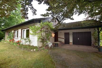 Naturnahes Wohnen, EFH, Bungalow + Garten + Waldgrundstück in Mölln Waldstadt - OTTO STÖBEN GmbH - Mölln / Auf der Heide
