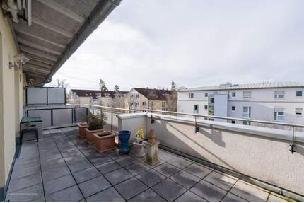 ***Heike Borchers Immobilien***Attraktive Dachterrassenwohnung im Herzen Unterhachings***