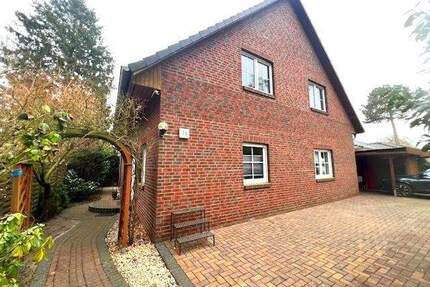 Bezugsfreies geräumiges Einfamilienhaus mit großem Garten - Falkensee