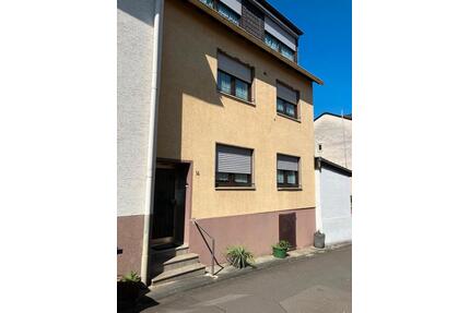 Großes Einfamilienhaus oder Einfamilienhaus mit Einliegerwohnung - Remagen