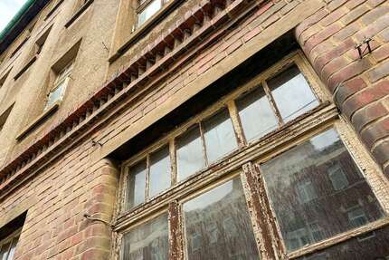 Haus zum Kaufen in Zwickau 130.000,00 € 554 m²