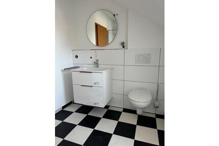 Sanierte 2-Zimmer Wohnung - 750,00&nbsp;EUR Kaltmiete, ca.&nbsp; 73,00&nbsp;m&sup2; in Tiefenbach (PLZ: 84184)