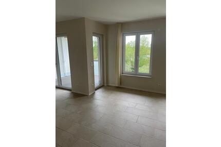 3-Raum Wohnung mit Balkon - 950,00&nbsp;EUR Kaltmiete, ca.&nbsp; 85,00&nbsp;m&sup2; in Waren (Müritz) (PLZ: 17192)