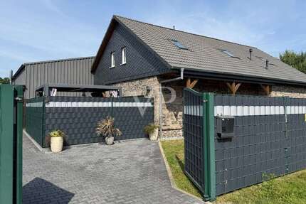 Haus zum Kaufen in Adelheidsdorf 585.000,00 € 245 m²