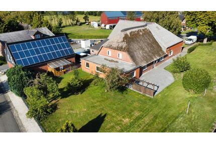 Sanierter Resthof mit Werkstatt & PV – provisionsfrei - Seeth