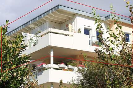 Großzügige DG-Wohnung mit Südbalkon und Blick auf die Wiesen und Wälder - Böblingen