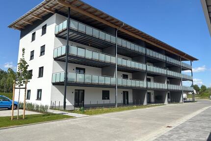 Helle 2-Zimmer-Wohnung in zentraler Lage - inkl. Einbauküche & Garage - Eggenfelden