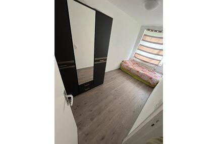 Zimmer zu vermieten - 200,00&nbsp;EUR Kaltmiete, ca.&nbsp; 60,00&nbsp;m&sup2; in Bremerhaven (PLZ: 27568) Mitte