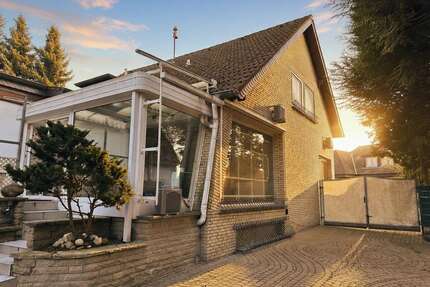 Haus zum Kaufen in Bergisch Gladbach 1.150.000,00 € 225 m²