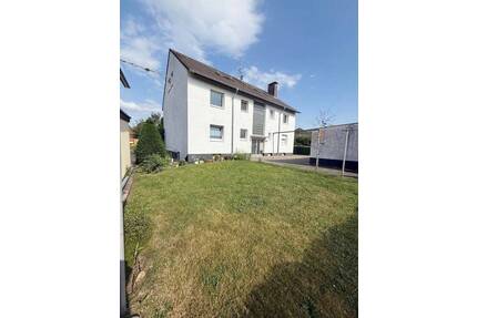 Mehrfamilienhaus zuverlässig vermietet in bester Lage von Langenfeld. - Langenfeld (Rheinland) Reusrath