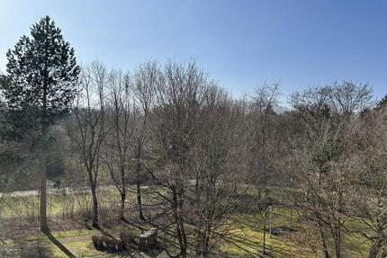 Attraktive Wohnung mit Weitblick vom Balkon in Richtung Kuhsee! - Augsburg Hochzoll