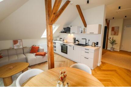 DESIGN-APARTMENT im Dachgeschoss – möbliert & sofort frei! - Oldenburg Dobbenviertel