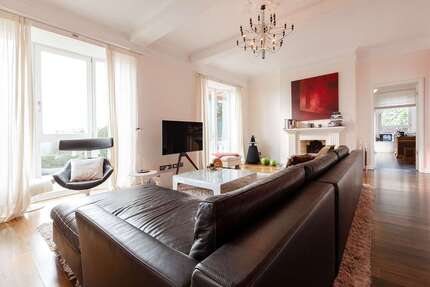 Haus zum Kaufen in Hofheim 2.224.000,00 € 302 m²