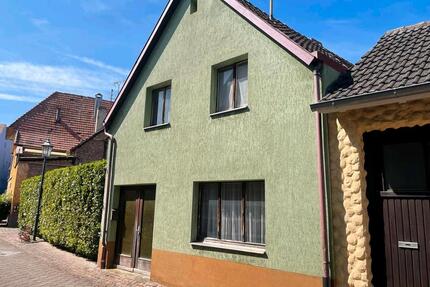 Einfamilienhaus (Renovierungs- u. Sanierungsbedürftig) - Endingen am Kaiserstuhl