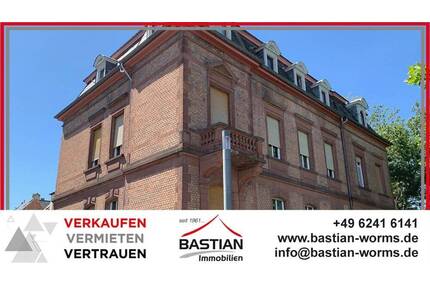 Stilvolles 6-Familien-Gründerzeithaus mit Hof, 3 Garagen und idyllischem Garten in Osthofen!