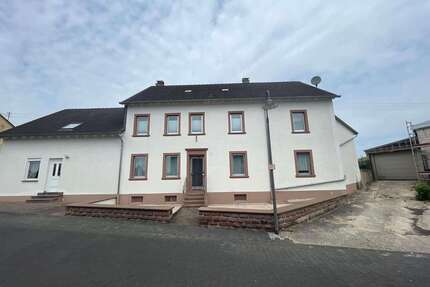 Haus zum Kaufen in Binsfeld 275.000,00 € 255.7 m²