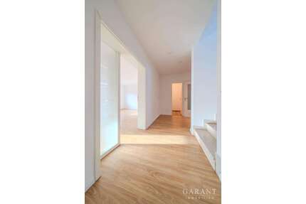 Haus zum Kaufen in München 1.050.000,00 € 190 m²