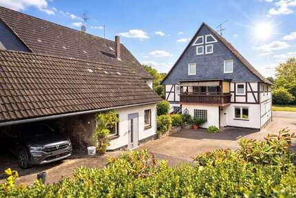 Haus zum Kaufen in Aerzen 235.000,00 € 330 m²