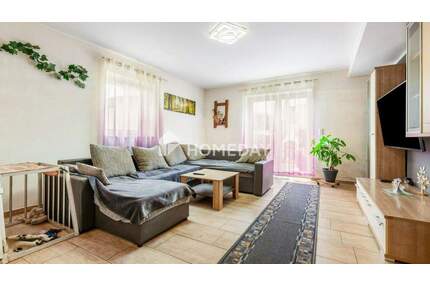 Charmantes Mehrfamilienhaus mit 3 Einheiten, Garten & Ausbaupotenzial in zentraler Lage - Wiesau