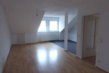 Röpke + Partner Immobilien: Neuwertiges Dachgeschoss für Sportliche! - Pforzheim Innenstadt