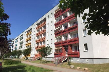 Schöne 3 Zimmer Wohnung mit Einbauküche! - Schwerin Mueß