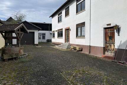 Haus zum Kaufen in Hördt 279.000,00 € 204 m²