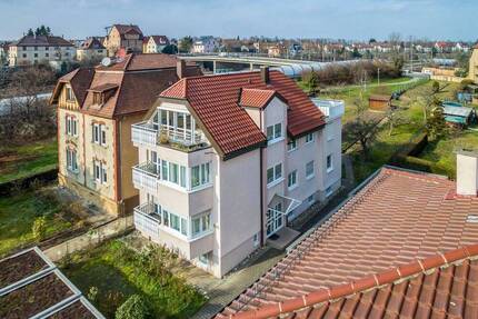 +++ Nahe PORSCHE - Parkett - Tageslicht-Bad mit Wanne und Dusche, separates WC - Süd-Balkon - Möbel-Übernahme möglich... - Stuttgart Zuffenhausen