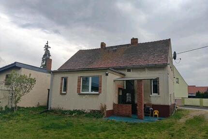 Einfamilienhaus mit großer Scheune als Vierseitenhof von Privat - Guben